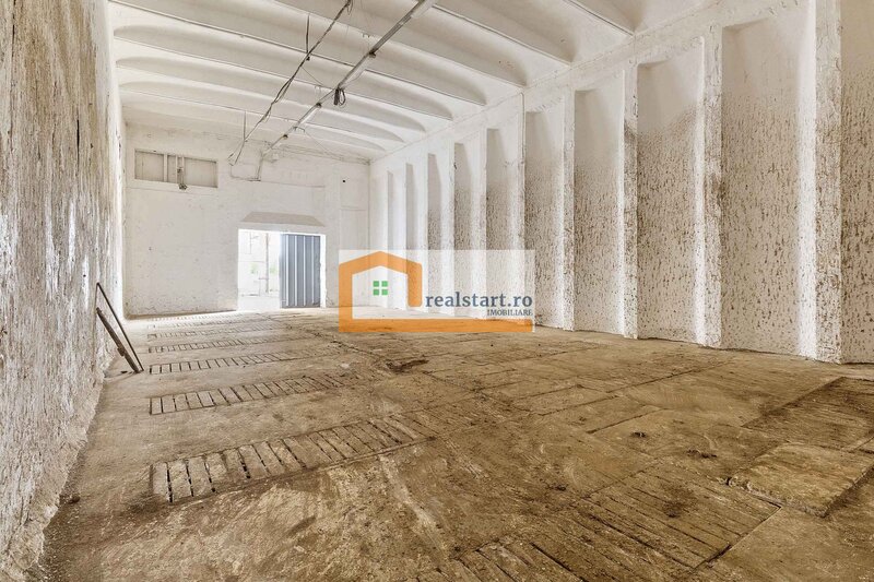 Codlea, depozite si teren 1,7ha, 5.600 mp cladiri, D 155ml la DJ112A, acces E60